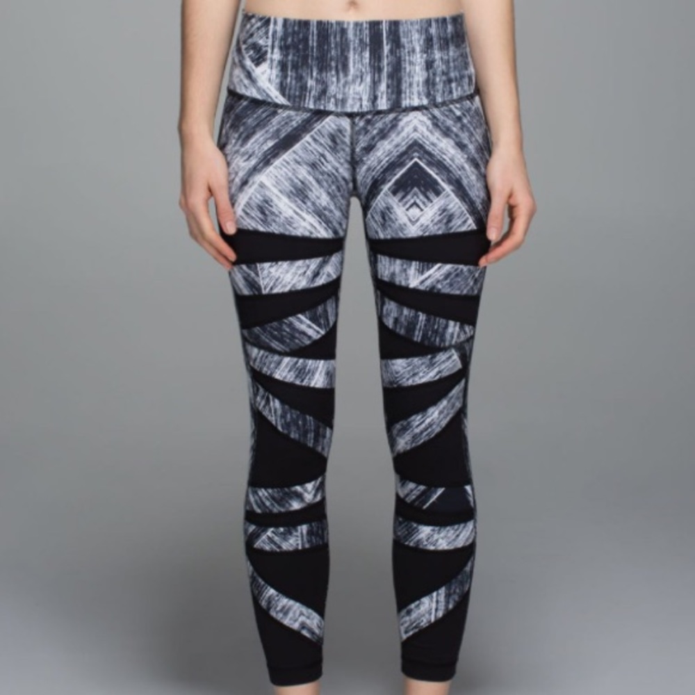 Black & White Lululemon Leggings